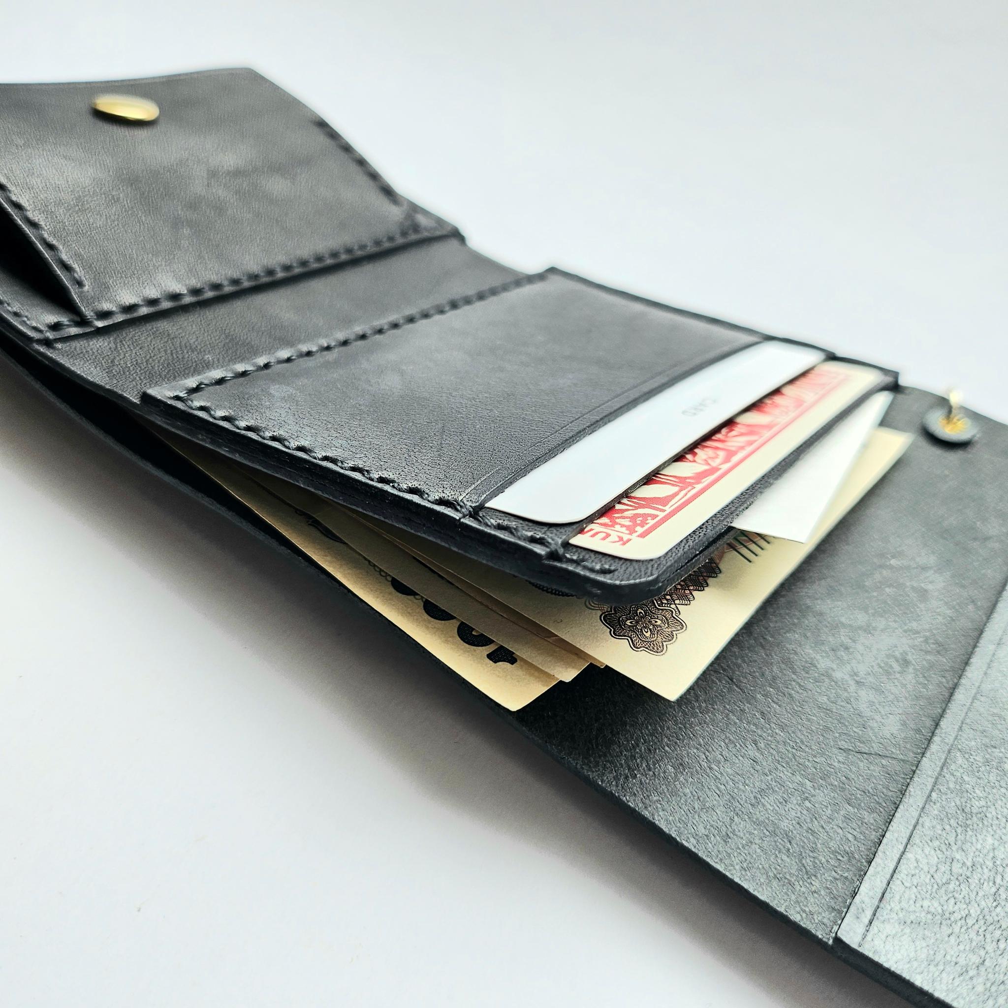 【受注制作】ねこのお顔jewelryver.三つ折り財布 アラスカ&サドルレザー ロシアンブルー・黒猫 | 5枚目