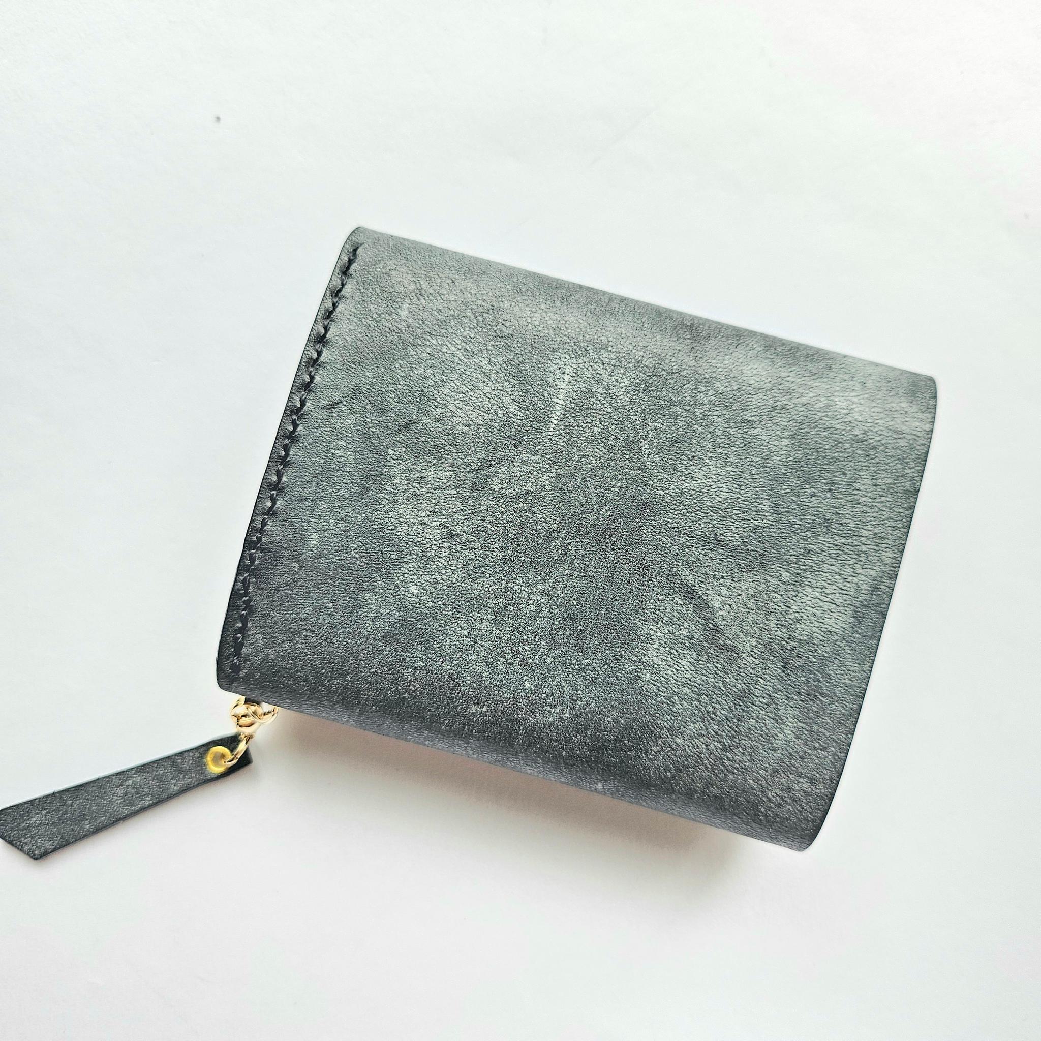 【受注制作】ねこのお顔jewelryver.三つ折り財布 アラスカ&サドルレザー ロシアンブルー・黒猫 | 6枚目