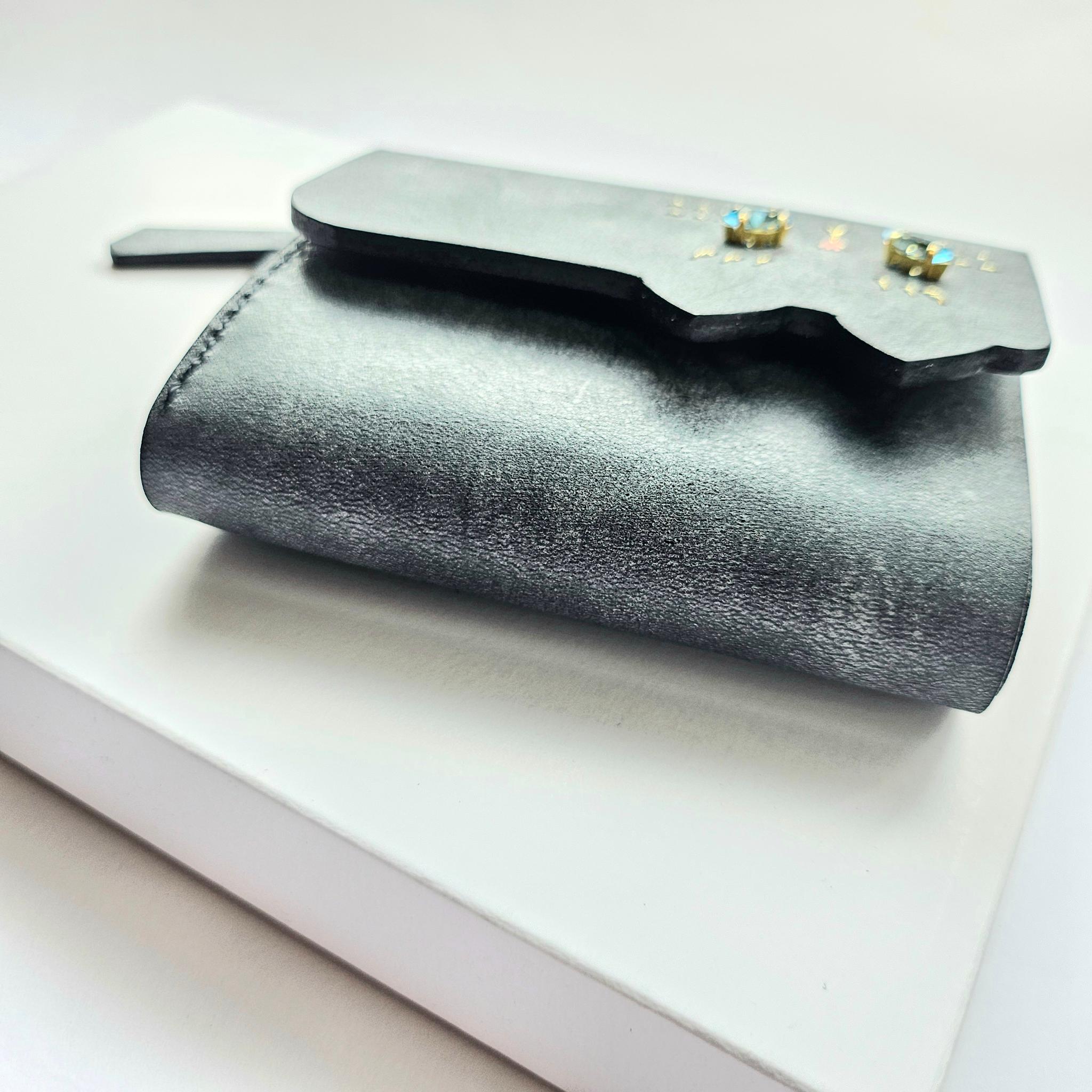 【受注制作】ねこのお顔jewelryver.三つ折り財布 アラスカ&サドルレザー ロシアンブルー・黒猫 | 7枚目